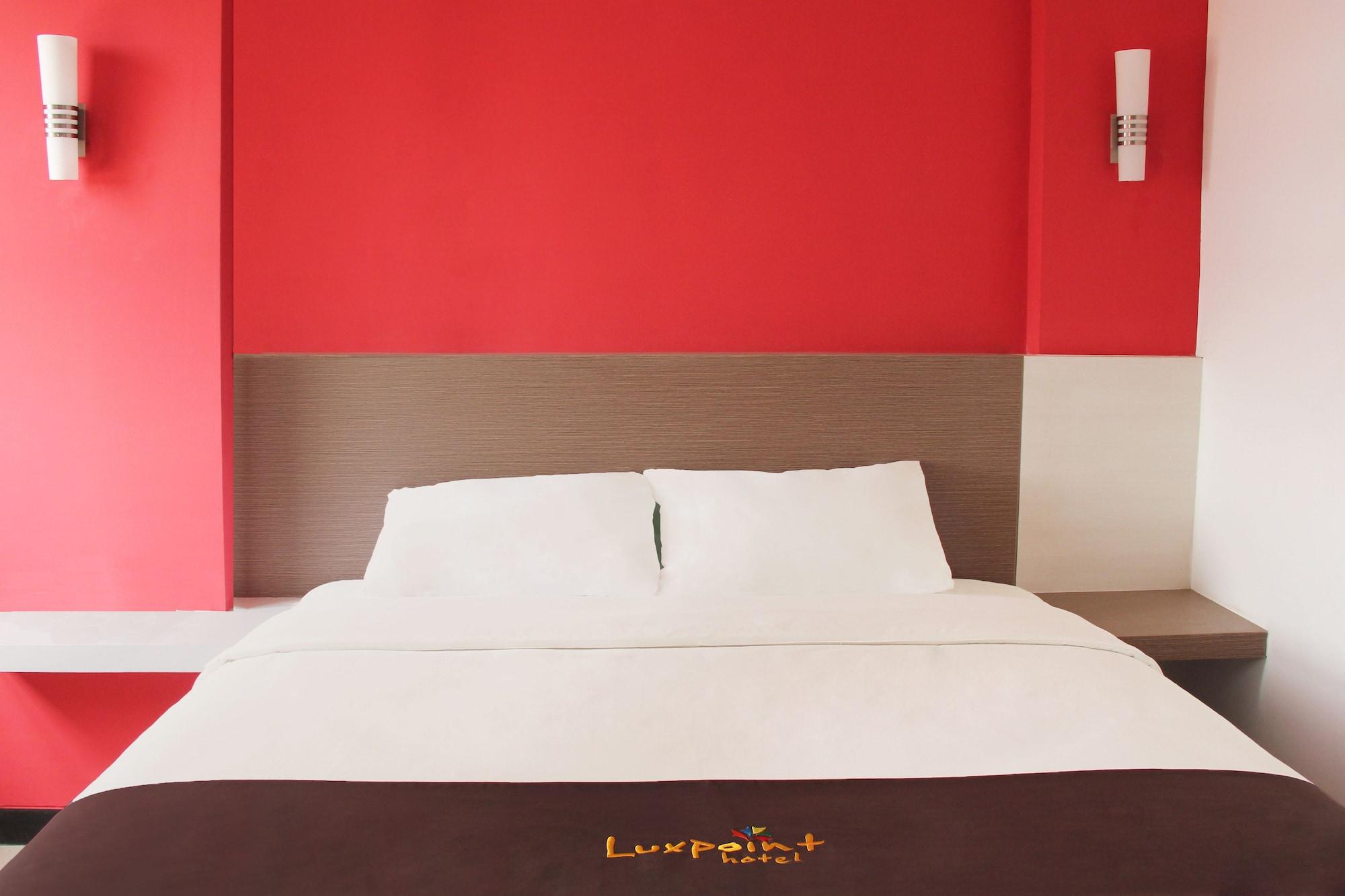 Luxpoint Hotel Baratajaya Surabaya Exterior foto